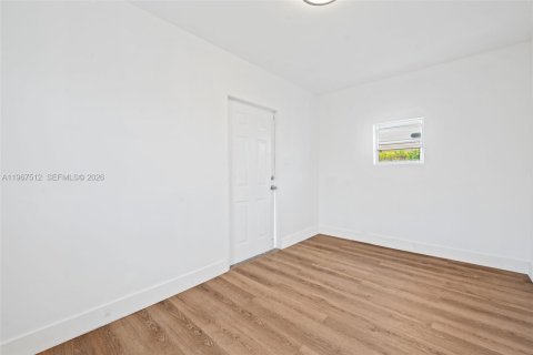 Casa en venta en Miami, Florida, 3 dormitorios, 134.24 m2 № 2028785 - foto 28
