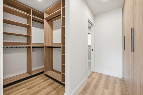 Casa en venta en Miami, Florida, 3 dormitorios, 134.24 m2 № 2028785 - foto 14