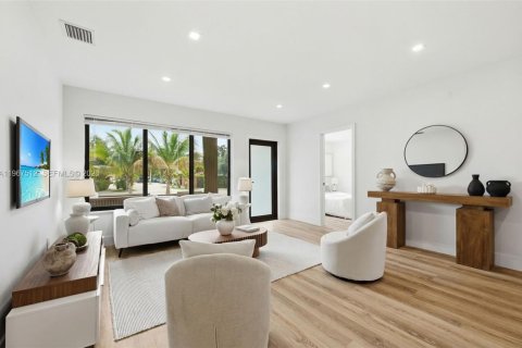 Casa en venta en Miami, Florida, 3 dormitorios, 134.24 m2 № 2028785 - foto 5