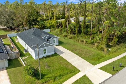 House in North Port, Florida 3 bedrooms, 156.08 sq.m. № 1441208 - photo 10