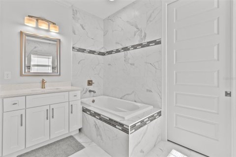 House in North Port, Florida 3 bedrooms, 156.08 sq.m. № 1441208 - photo 30