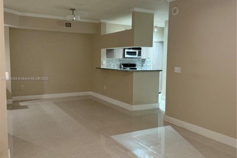 Condo in Sunny Isles Beach, Florida, 2 bedrooms  № 1966581 - photo 12