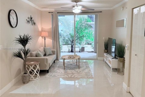 Condo in Sunny Isles Beach, Florida, 2 bedrooms  № 1966581 - photo 8