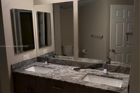 Condo in Sunny Isles Beach, Florida, 2 bedrooms  № 1966581 - photo 14