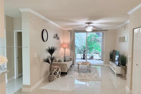 Condo in Sunny Isles Beach, Florida, 2 bedrooms  № 1966581 - photo 2