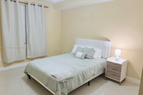 Condo in Sunny Isles Beach, Florida, 2 bedrooms  № 1966581 - photo 11