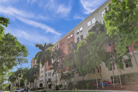 Condo in Sunny Isles Beach, Florida, 2 bedrooms  № 1966581 - photo 25