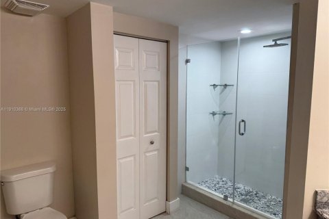 Condo in Sunny Isles Beach, Florida, 2 bedrooms  № 1966581 - photo 13