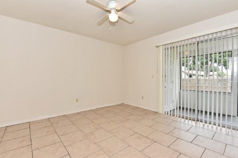 House in Orlando, Florida 2 bedrooms, 80.64 sq.m. № 1587711 - photo 7
