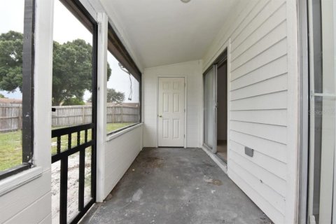 House in Orlando, Florida 2 bedrooms, 80.64 sq.m. № 1587711 - photo 2