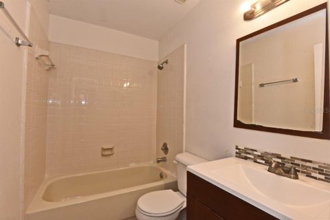 House in Orlando, Florida 2 bedrooms, 80.64 sq.m. № 1587711 - photo 10