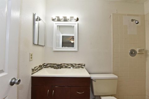 House in Orlando, Florida 2 bedrooms, 80.64 sq.m. № 1587711 - photo 8