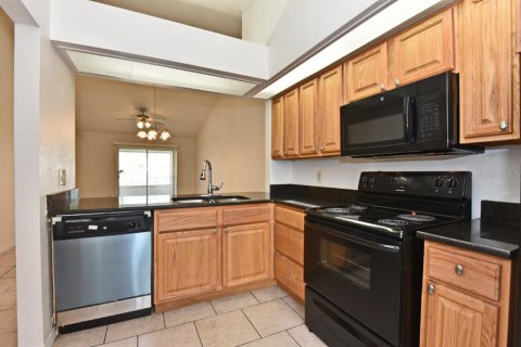 House in Orlando, Florida 2 bedrooms, 80.64 sq.m. № 1587711 - photo 3