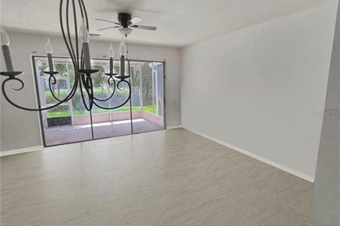 Touwnhouse à vendre à Riverview, Floride: 3 chambres, 152.73 m2 № 2215502 - photo 6