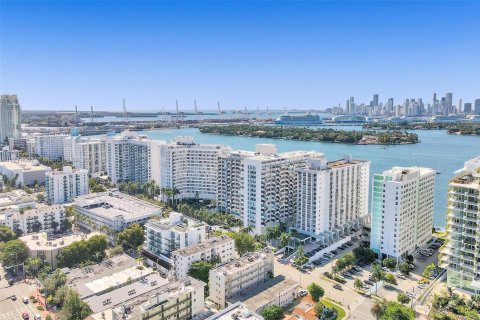 Кондоминиум с 2 спальнями в Майами-Бич, Флорида № 1940840