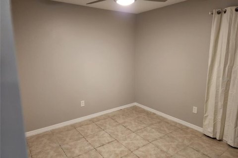 Villa ou maison à louer à Kissimmee, Floride: 4 chambres, 192.03 m2 № 2376578 - photo 14