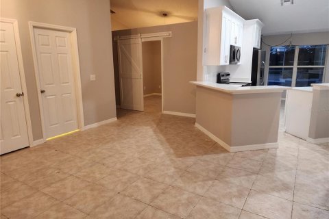 Villa ou maison à louer à Kissimmee, Floride: 4 chambres, 192.03 m2 № 2376578 - photo 7
