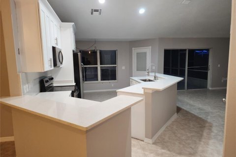 Villa ou maison à louer à Kissimmee, Floride: 4 chambres, 192.03 m2 № 2376578 - photo 6