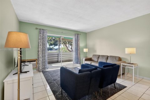 Condominio en venta en Miami, Florida, 2 dormitorios, 82.03 m2 № 2007811 - foto 3