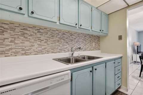 Condominio en venta en Miami, Florida, 2 dormitorios, 82.03 m2 № 2007811 - foto 9