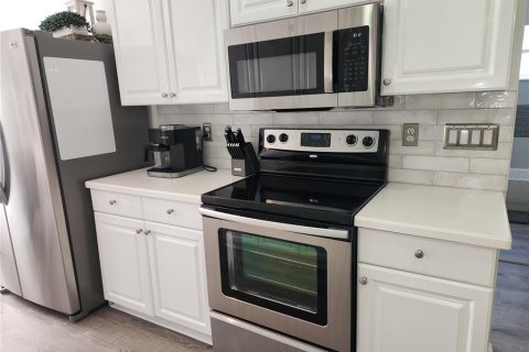 Condo in Bradenton, Florida, 2 bedrooms  № 2098806 - photo 11