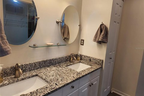 Condo in Bradenton, Florida, 2 bedrooms  № 2098806 - photo 18