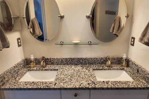 Condo in Bradenton, Florida, 2 bedrooms  № 2098806 - photo 19