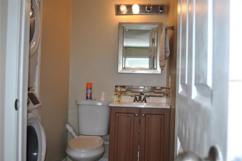 Condo in New Port Richey, Florida, 2 bedrooms  № 1909295 - photo 18