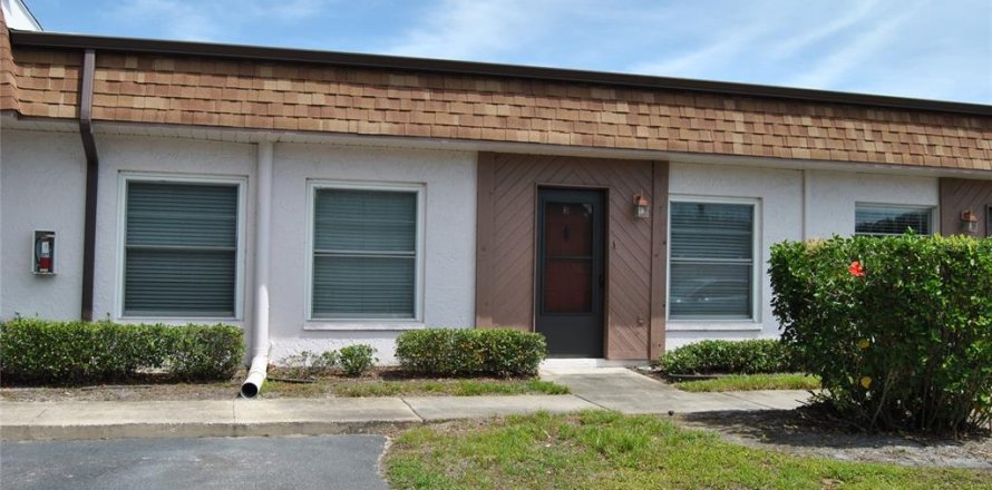 Condo in New Port Richey, Florida, 2 bedrooms  № 1909295
