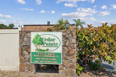 Condo in New Port Richey, Florida, 2 bedrooms  № 1909295 - photo 2