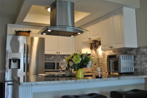 Condo in New Port Richey, Florida, 2 bedrooms  № 1909295 - photo 10