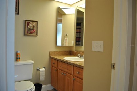 Condo in New Port Richey, Florida, 2 bedrooms  № 1909295 - photo 20