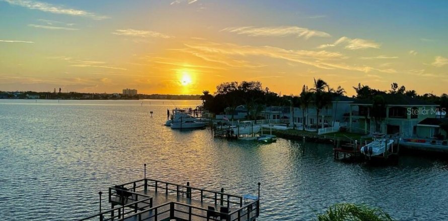 Condominio en South Pasadena, Florida, 2 dormitorios № 1856594