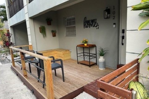 Adosado en Hollywood, Florida 2 dormitorios, 97.55 m2 № 2009722