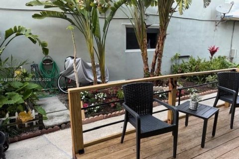 Adosado en alquiler en Hollywood, Florida, 2 dormitorios, 97.55 m2 № 2009722 - foto 2