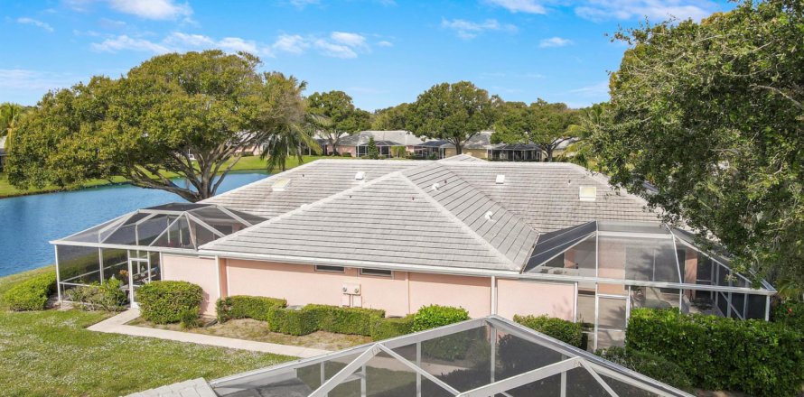 House in Palm Beach Gardens, Florida 2 bedrooms, 107.02 sq.m. № 888110