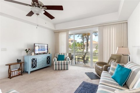 Condo in Bradenton, Florida, 2 bedrooms № 2166776 - photo 11