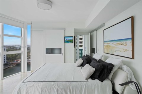 Condo in Miami Beach, Florida, 2 bedrooms  № 1859924 - photo 19