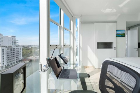 Condo in Miami Beach, Florida, 2 bedrooms  № 1859924 - photo 22