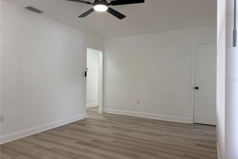 Villa ou maison à vendre à Tampa, Floride: 3 chambres, 105.35 m2 № 2284613 - photo 2
