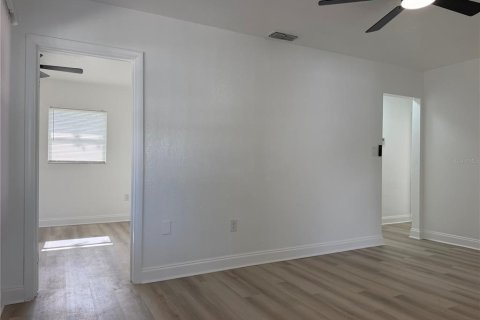 Villa ou maison à vendre à Tampa, Floride: 3 chambres, 105.35 m2 № 2284613 - photo 3