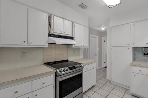 Villa ou maison à vendre à Fruitland Park, Floride: 3 chambres, 175.4 m2 № 2333921 - photo 5