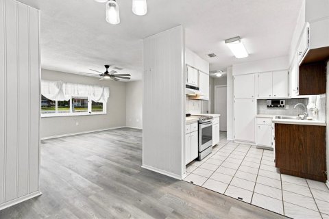 Villa ou maison à vendre à Fruitland Park, Floride: 3 chambres, 175.4 m2 № 2333921 - photo 8