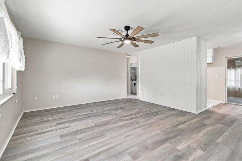 Villa ou maison à vendre à Fruitland Park, Floride: 3 chambres, 175.4 m2 № 2333921 - photo 10