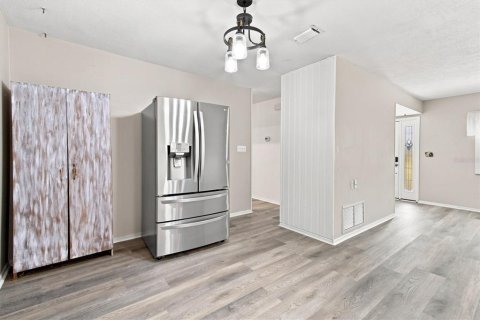 Villa ou maison à vendre à Fruitland Park, Floride: 3 chambres, 175.4 m2 № 2333921 - photo 7