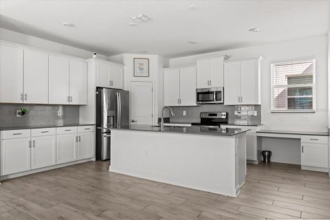 House in Orlando, Florida 5 bedrooms, 245.08 sq.m. № 1885033 - photo 14