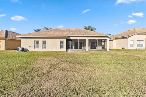 House in BELLALAGO in Kissimmee, Florida 3 bedrooms, 156.73 sq.m. № 2403662 - photo 24