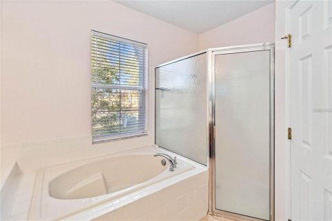House in BELLALAGO in Kissimmee, Florida 3 bedrooms, 156.73 sq.m. № 2403662 - photo 20
