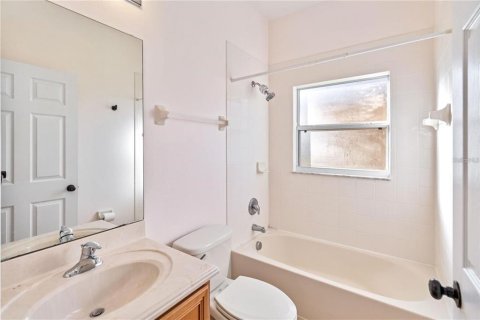 House in BELLALAGO in Kissimmee, Florida 3 bedrooms, 156.73 sq.m. № 2403662 - photo 21