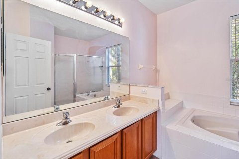 House in BELLALAGO in Kissimmee, Florida 3 bedrooms, 156.73 sq.m. № 2403662 - photo 16